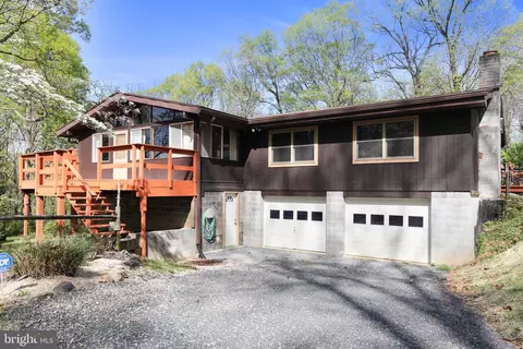 192 Scarlet Oak Dr, Harpers Ferry, WV 25425