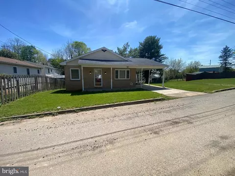 107 Wall St, Charles Town, WV 25414