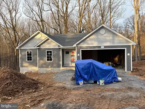212 Great Oak Ln, Harpers Ferry, WV 25425