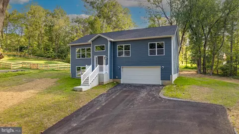 159 Wagon Trail Rd, Harpers Ferry, WV 25425