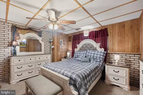 Bedroom - 503 E 6th Ave, Ranson, WV 25438 photo 6 of 8
