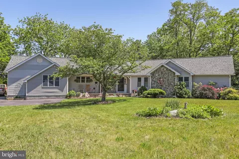 280 Fenway Dr, Charles Town, WV 25414