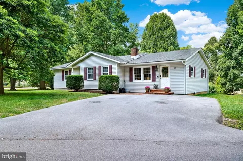 51 Packett Dr, Charles Town, WV 25414
