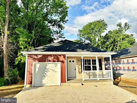 815 George St S, Charles Town, WV 25414