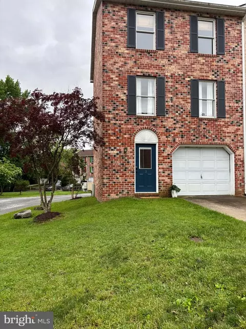 3 Stonewall Ct, Harpers Ferry, WV 25425