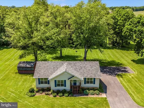 5487 Summit Point Rd, Charles Town, WV 25414