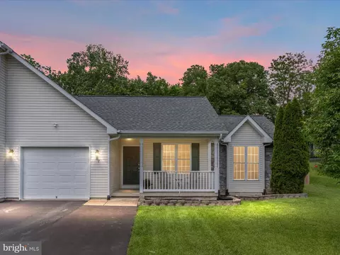 87 Rowles St, Harpers Ferry, WV 25425