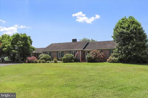 76 Windsor Dr, Charles Town, WV 25414