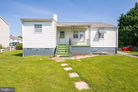 Exterior - 107 W 6th Ave, Ranson, WV 25438 photo 10 of 19