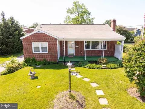 Exterior - 107 W 6th Ave, Ranson, WV 25438 photo 3 of 19