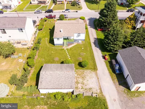 View/Area - 107 W 6th Ave, Ranson, WV 25438 photo 4 of 12