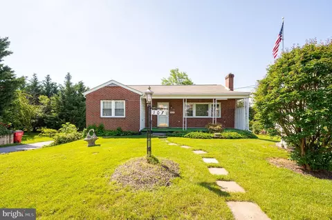 Exterior - 107 W 6th Ave, Ranson, WV 25438 photo 4 of 19