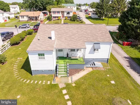View/Area - 107 W 6th Ave, Ranson, WV 25438 photo 7 of 12