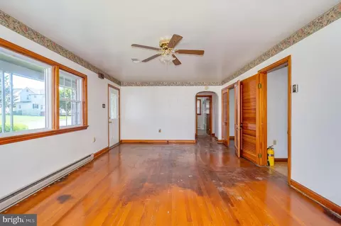 Living - 107 W 6th Ave, Ranson, WV 25438 photo 4 of 6