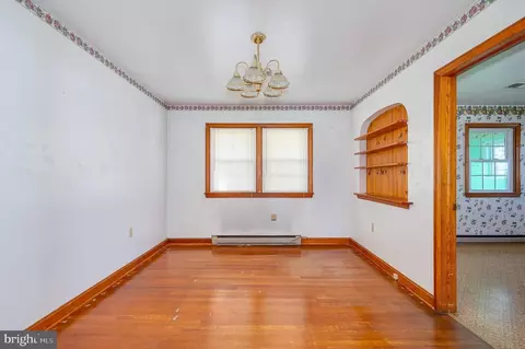 Living - 107 W 6th Ave, Ranson, WV 25438 photo 6 of 6
