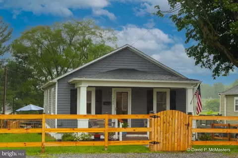783 Jefferson Ave, Charles Town, WV 25414