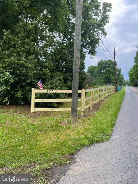 1355 Darke Ln, Kearneysville, WV 25430