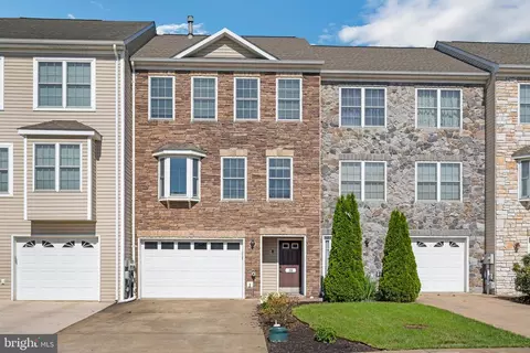 156 Baltusrol Dr, Charles Town, WV 25414
