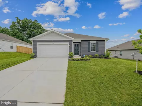 121 Centergate Dr, Charles Town, WV 25414