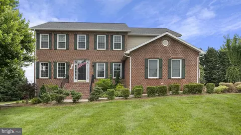 187 Huntfield Ln, Charles Town, WV 25414