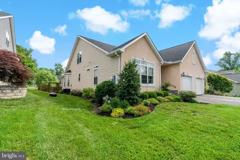 60 Hartzell Dr, Shepherdstown, WV 25443