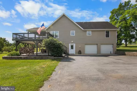 162 Twin Hill Farm Ln, Charles Town, WV 25414