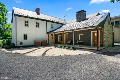 7279 Queen St, Kearneysville, WV 25430