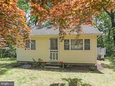 312 Dey Dr, Harpers Ferry, WV 25425