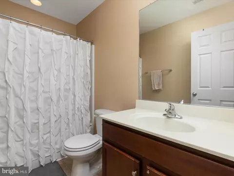 Bath - 1151 Steed St, Ranson, WV 25438 photo 4 of 5