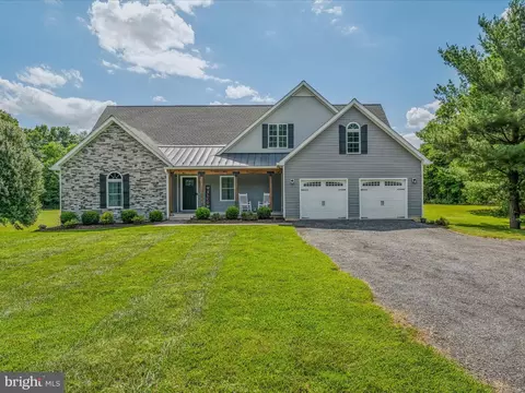 132 Dogwood Manor Dr, Shenandoah Junction, WV 25442