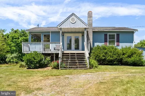 224 Shepherds Rest Ln, Harpers Ferry, WV 25425