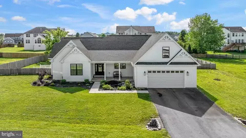 149 Moonstone Dr, Kearneysville, WV 25430
