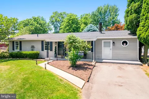 6981 Flowing Springs Rd, Shenandoah Junction, WV 25442