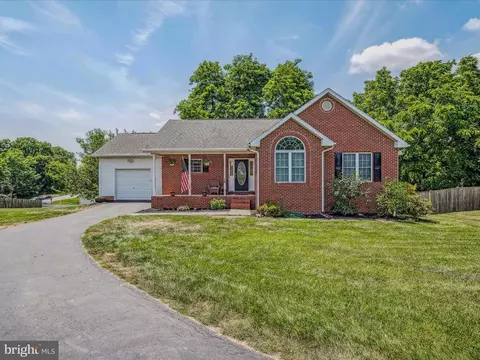 78 Velveteen Ct, Ranson, WV 25438