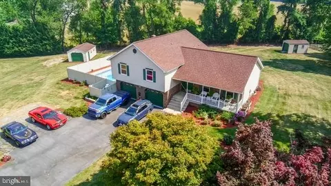 215 Veronica Ln, Charles Town, WV 25414