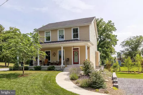 1227 Ridge St W, Harpers Ferry, WV 25425