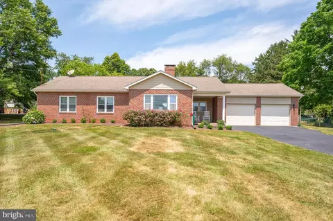 7963 Summit Point Rd, Charles Town, WV 25414