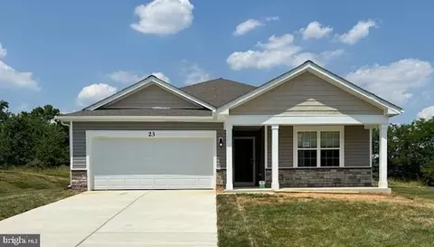 16 Gatehouse Pl, Charles Town, WV 25414