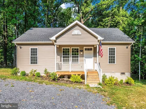 193 Scarlet Oak Dr, Harpers Ferry, WV 25425
