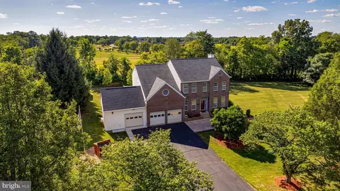 745 Apple Cross Rd, Harpers Ferry, WV 25425