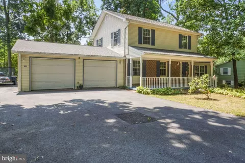 931 Tuscawilla Dr, Charles Town, WV 25414