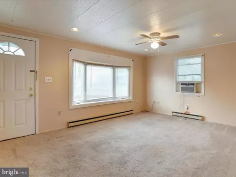 101 S Mcdonald St, Ranson, WV 25438 photo 5