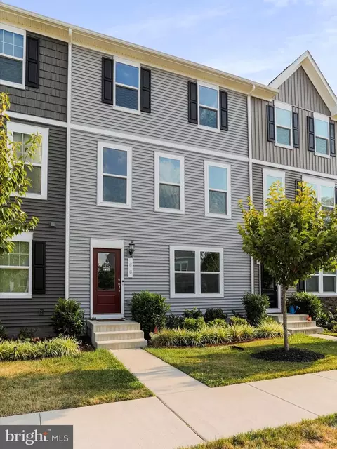 66 National St, Ranson, WV 25438