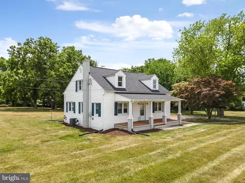 7398 Kabletown Rd, Charles Town, WV 25414