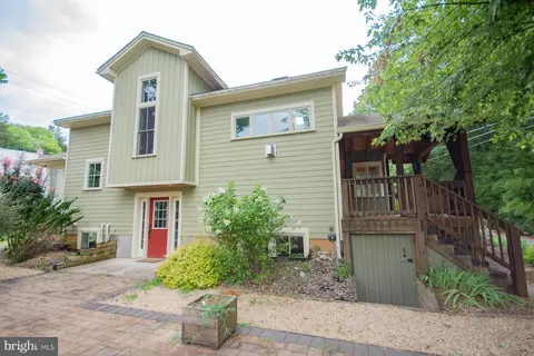 336 W High St, Shepherdstown, WV 25443