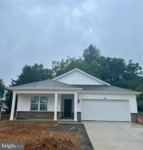 74 Gatehouse Pl, Charles Town, WV 25414