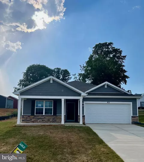 90 Gatehouse Pl, Charles Town, WV 25414