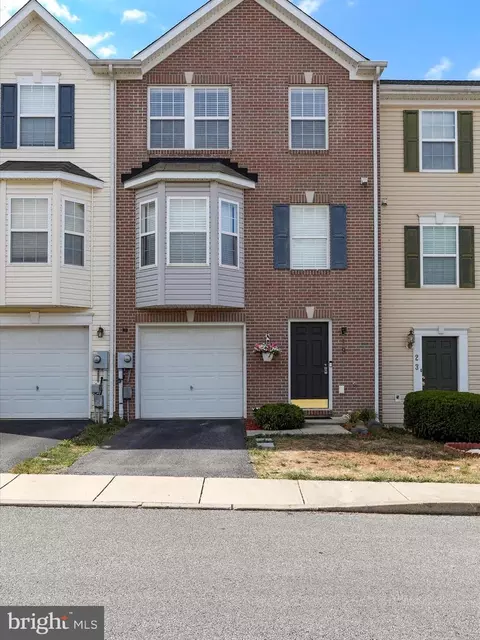 19 Dunlap Dr, Charles Town, WV 25414