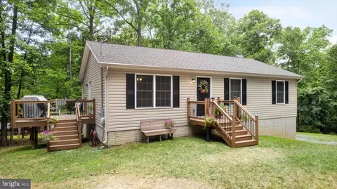 295 Honeysuckle Ln, Harpers Ferry, WV 25425