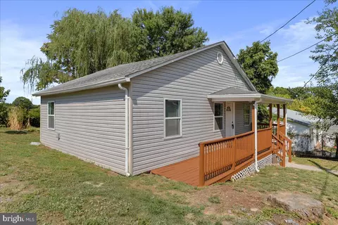 Exterior - 40 Clems Dr, Ranson, WV 25438 photo 3 of 11